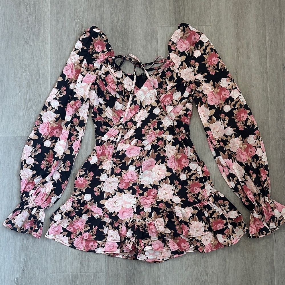 NWT Floral Long Sleeve Women's Romper  size small